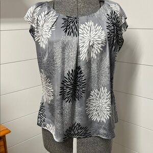 Dressbarn Black and White Floral Blouse